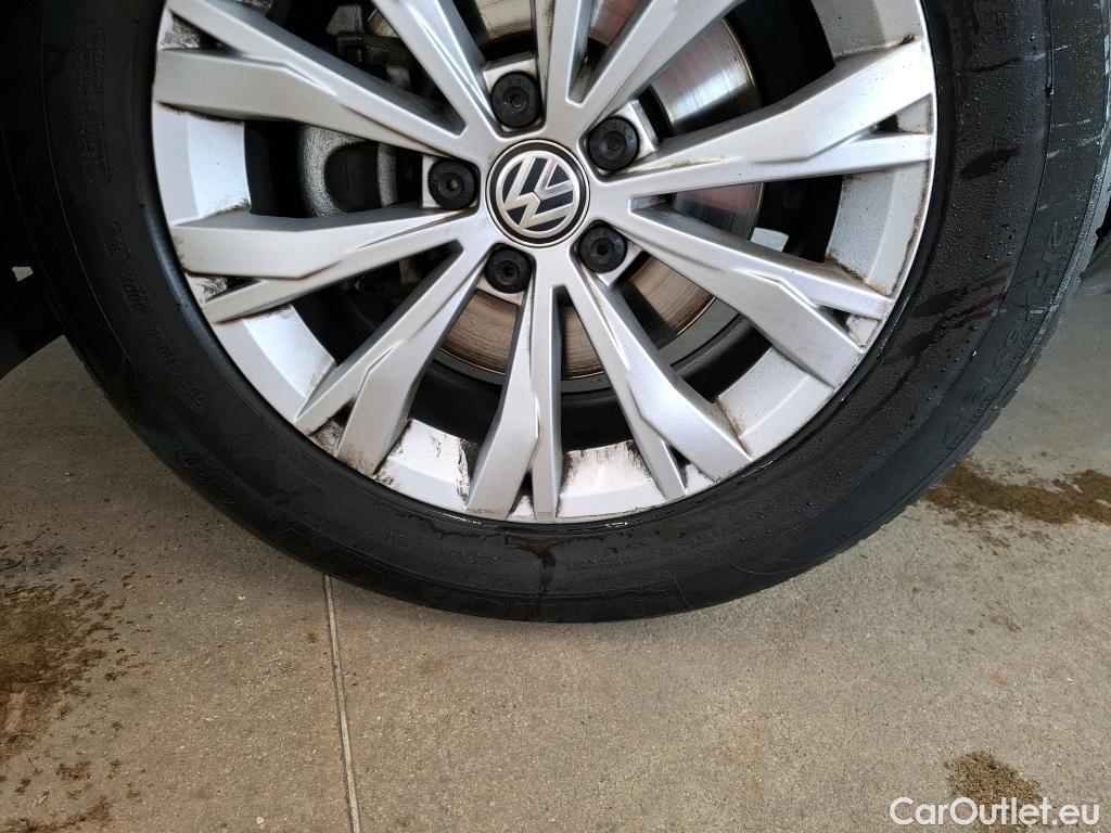  Volkswagen  Tiguan VOLKSWAGEN  / 2016 / 5P / SUV 2.0 TDI 150 DSG7 Confortline Business #6