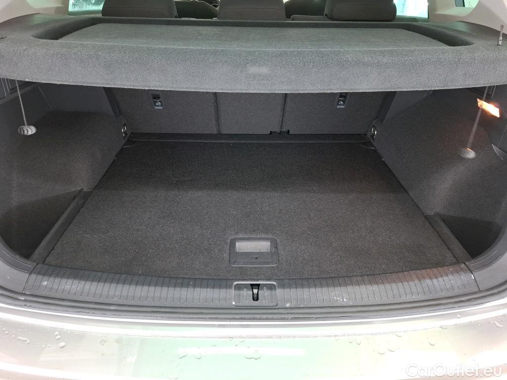  Volkswagen  Tiguan VOLKSWAGEN  / 2016 / 5P / SUV 2.0 TDI 150 DSG7 Confortline Business #13