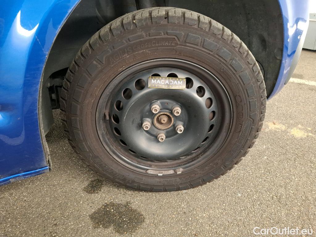  Volkswagen  Transporter VOLKSWAGEN  / 2019 / 4P / Fourgon tôlé 2.0 TDi 150 DSG7 L2H1 Business Plus #24