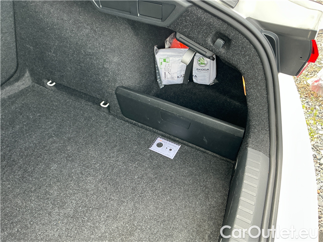  Skoda  Octavia Oct.2.0TDI 110 Ambition 5d #8