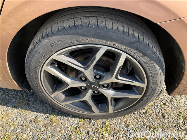  KIA  Cee'd Ceed SW 1.5 T-GDI 118 Top #17