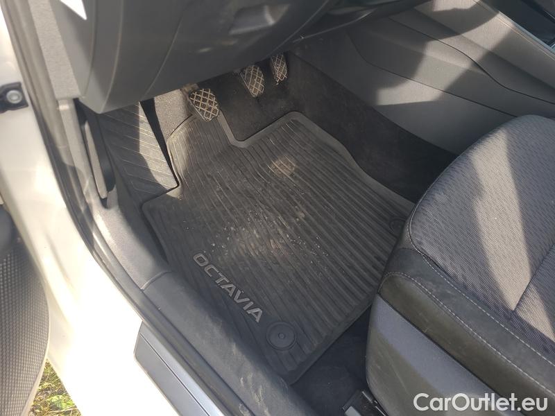  Skoda  Octavia  Combi (NX3)(2020) Oct.Combi 1.5TSI 110 Style #10