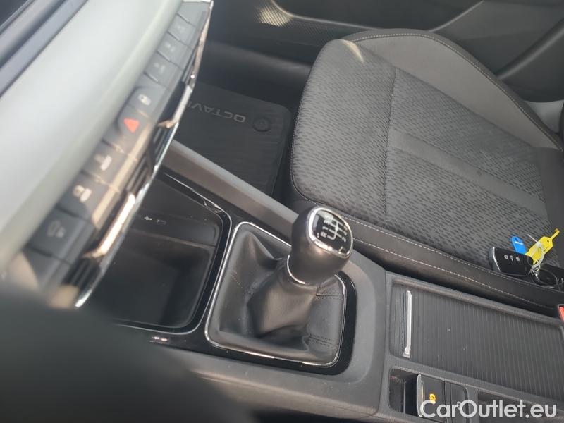  Skoda  Octavia  Combi (NX3)(2020) Oct.Combi 1.5TSI 110 Style #7