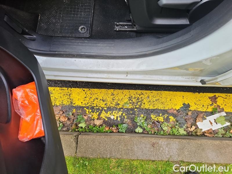  Opel  Combo  Life (E)  (2018) Com.L.1.5D 96 Elegance Plus 5d #13