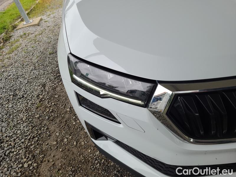  Skoda  Karoq  (NU)(2017->)  1.0 TSI 81 Style 5d #4