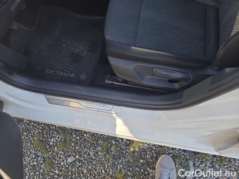  Skoda  Octavia  Combi (NX3)(2020) Oct.Combi 1.5TSI 110 Style #5