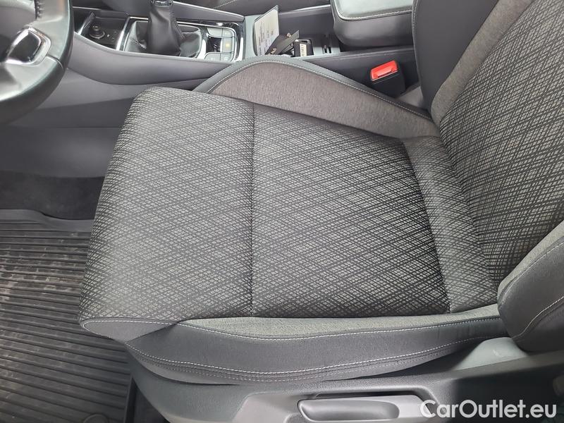  Skoda  Karoq  (NU)(2017->)  1.0 TSI 81 Style 5d #10