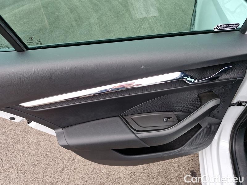  Skoda  Octavia  Lim. (NX3)(2020)  1.5TSI 110 Style 5d #9