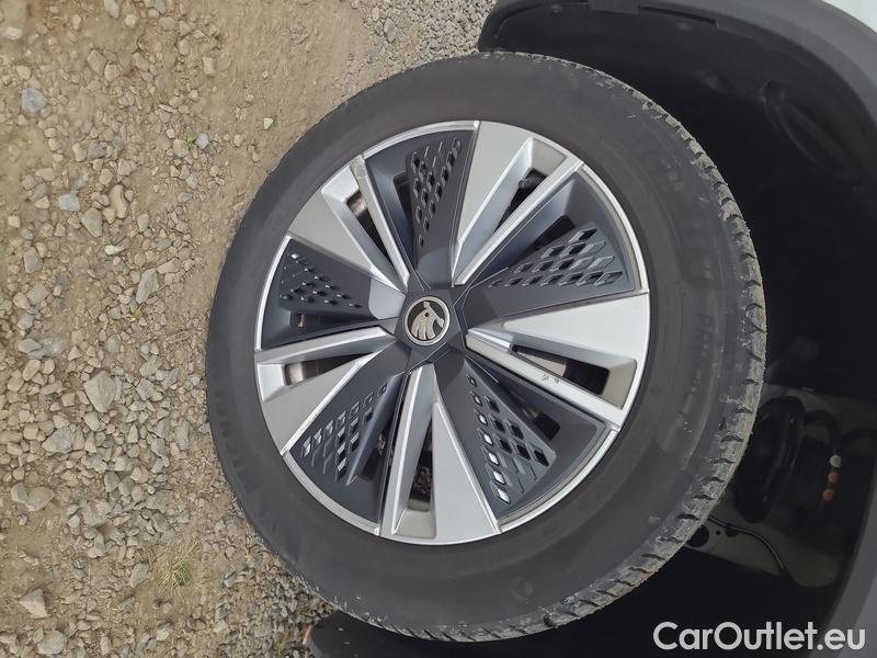  Skoda  Karoq  (NU)(2017->)  1.0 TSI 81 Style 5d #6