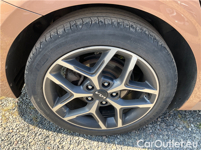  KIA  Cee'd Ceed SW 1.5 T-GDI 118 Top #9