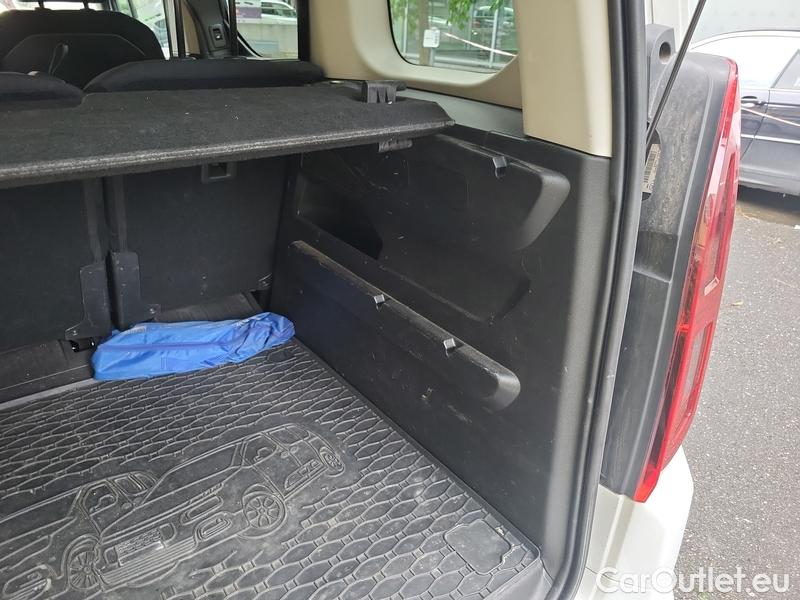  Opel  Combo  Life (E)  (2018) Com.L.1.5D 96 Elegance Plus 5d #15