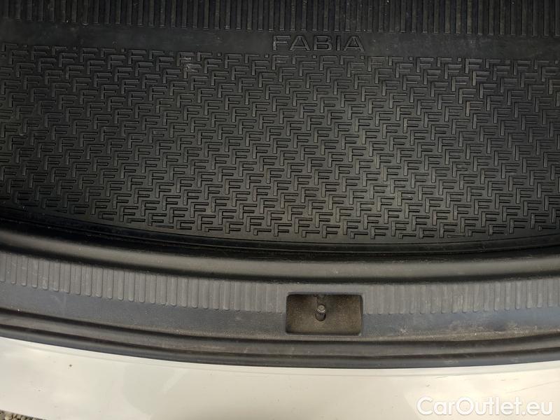  Skoda  Fabia  Combi (2015)  Com.1.0TSI 70 Style #14