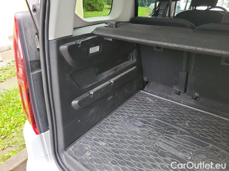  Opel  Combo  Life (E)  (2018) Com.L.1.5D 96 Elegance Plus 5d #16