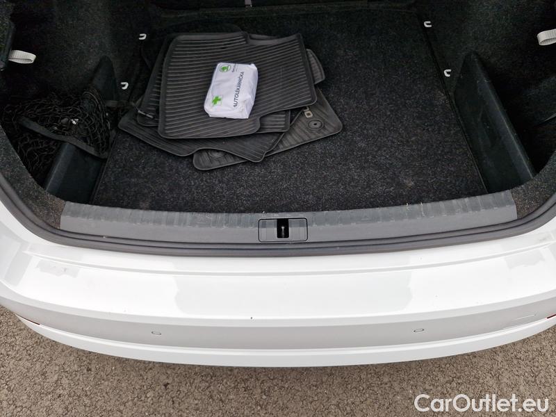  Skoda  Octavia  Lim. (NX3)(2020)  1.5TSI 110 Style 5d #17