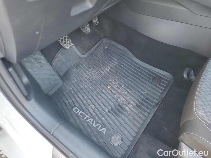  Skoda  Octavia  Combi (NX3)(2020) Oct.Combi 1.5TSI 110 Style #15