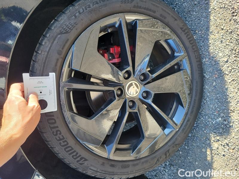  Skoda  Octavia  Lim. (NX3)(2020) Oct. 2.0TDI 147 RS AT #8