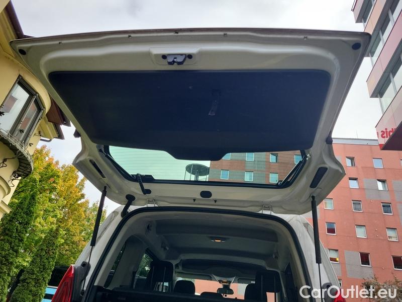  Opel  Combo  Life (E)  (2018) Com.L.1.5D 96 Elegance Plus 5d #14