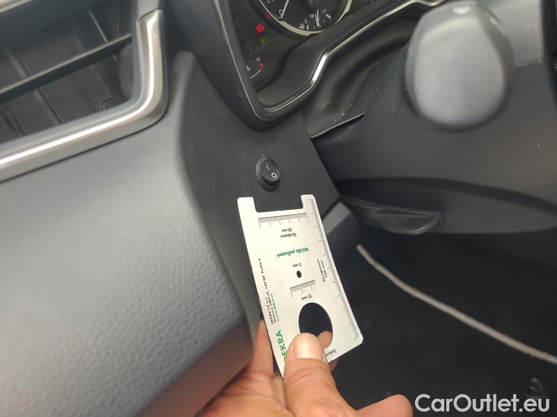  Toyota  Corolla  (E21) (2019)  1.8Hyb.Active AT #10