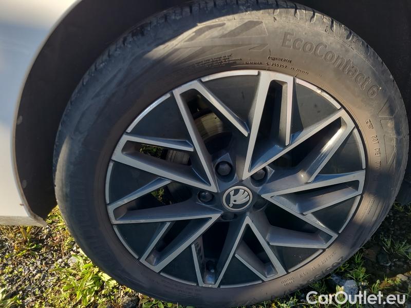  Skoda  Octavia  Combi (NX3)(2020) Oct.Combi 1.5TSI 110 Style #9