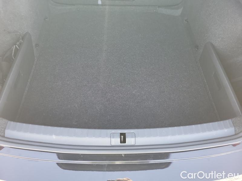  Skoda  Octavia  Lim. (NX3)(2020) Oct. 2.0TDI 147 RS AT #11