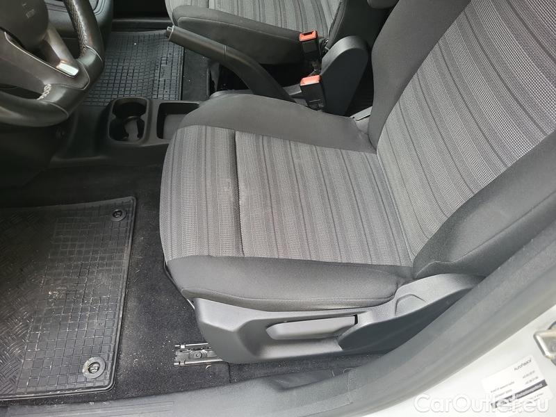  Opel  Combo  Life (E)  (2018) Com.L.1.5D 96 Elegance Plus 5d #11