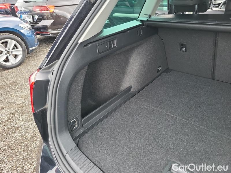  Volkswagen  Passat  Variant (CB5) (2019) Pas.Var.2.0TDI 110 Elegance #25