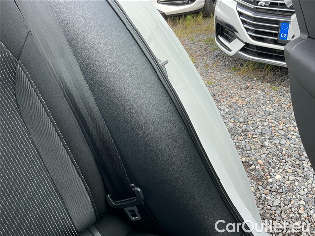  Skoda  Octavia Oct.2.0TDI 110 Ambition 5d #9