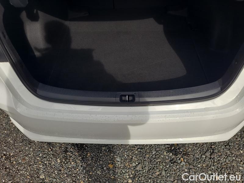  Toyota  Corolla  (E21) (2019)  1.8Hyb.Active AT #13