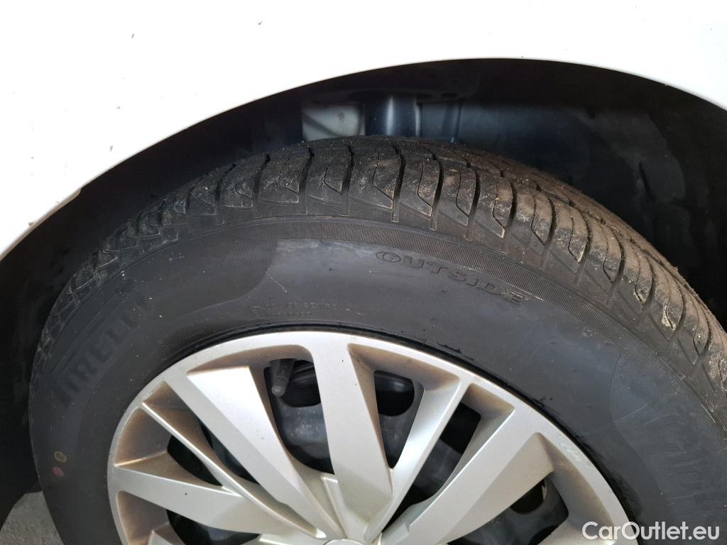  Peugeot  208  Premium 1.5 HDi 100CV BVM6 E6d #36