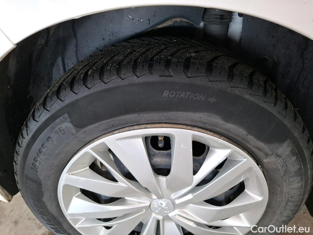  Peugeot  208  Premium 1.5 HDi 100CV BVM6 E6d #38