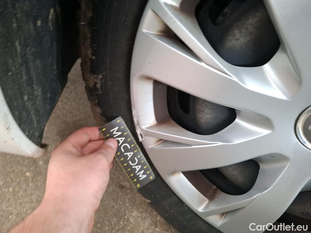  Peugeot  208  Affaire Premium Pack 1.5 HDi 100CV BVM5 E6dT #17