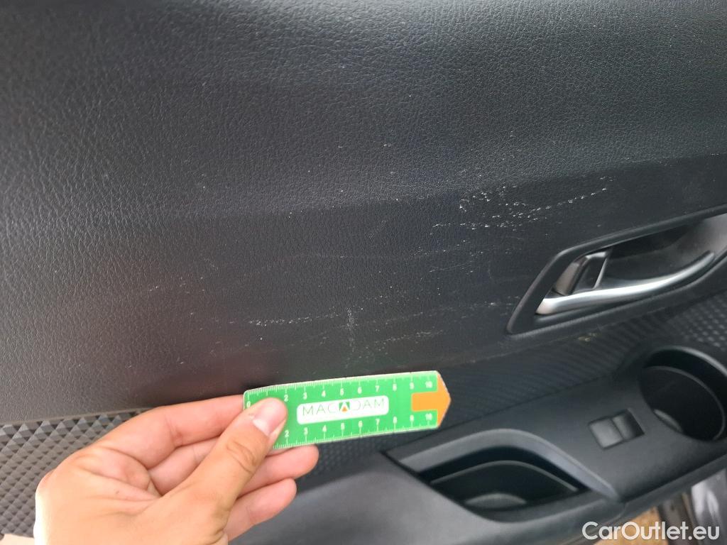  Toyota  C-HR TOYOTA  / 2016 / 5P / SUV 1.8 Hybride 122 Dynamic Business Stage A #2