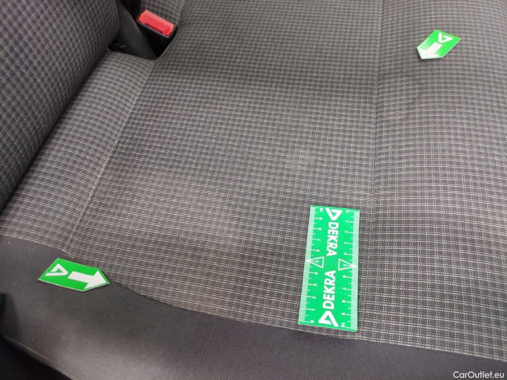  Volkswagen  Transporter VOLKSWAGEN  / 2019 / 4P / Fourgon tôlé 2.0 TDi 150 DSG7 L1H1 Business Plus #25