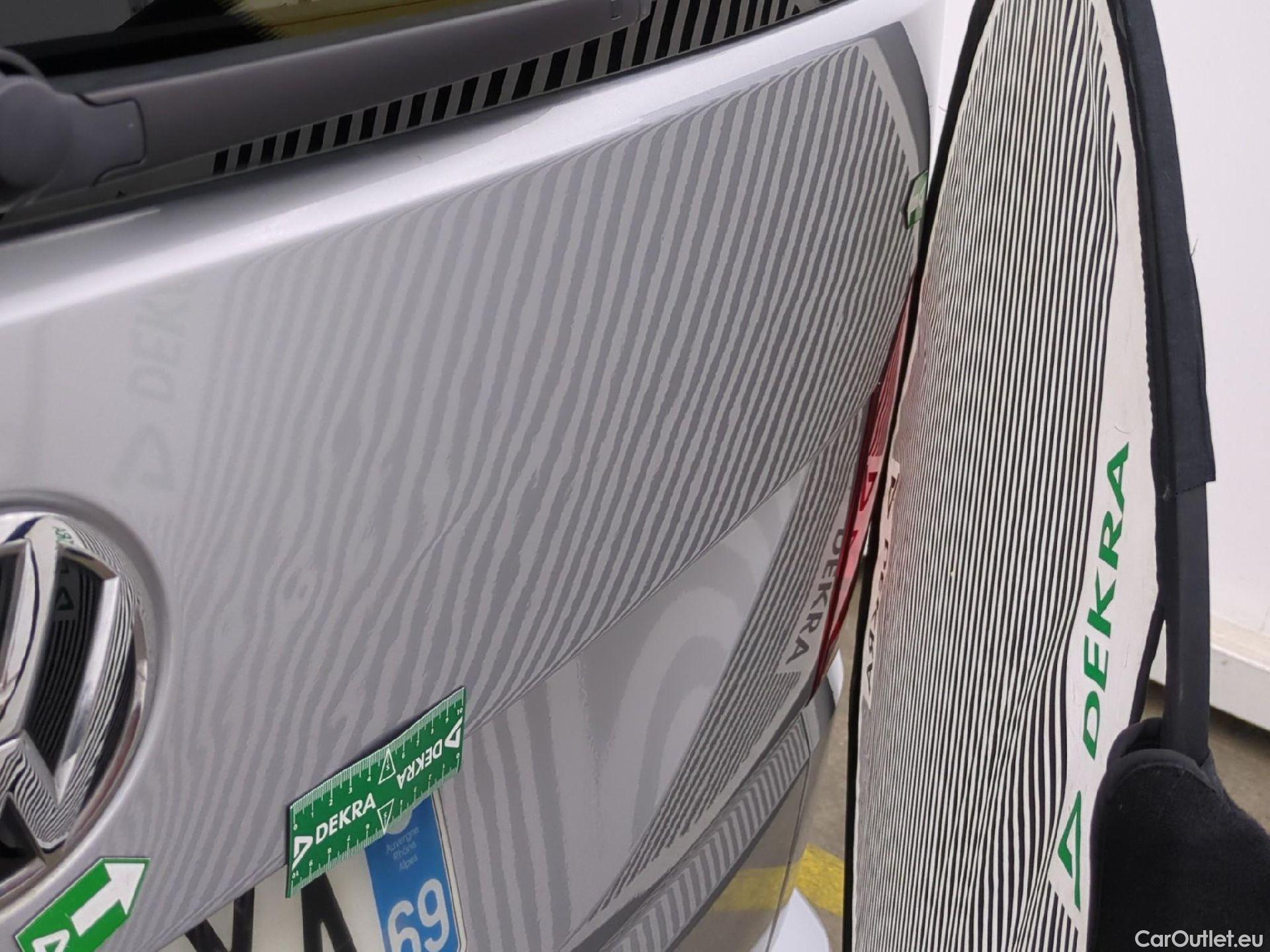  Volkswagen  Transporter VOLKSWAGEN  / 2019 / 4P / Fourgon tôlé 2.0 TDi 150 DSG7 L1H1 Business Plus #44