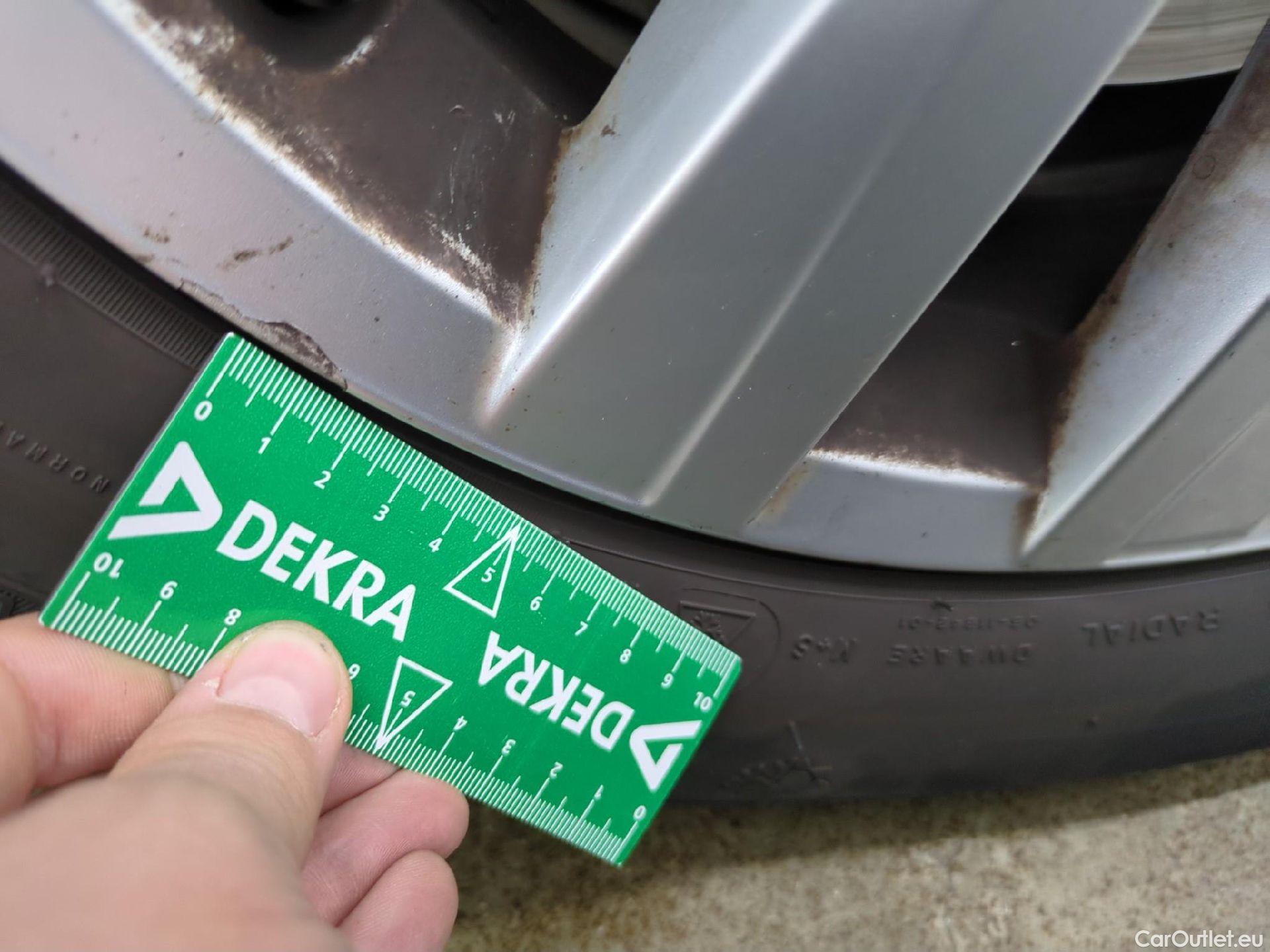  Volkswagen  Transporter VOLKSWAGEN  / 2019 / 4P / Fourgon tôlé 2.0 TDi 150 DSG7 L1H1 Business Plus #9