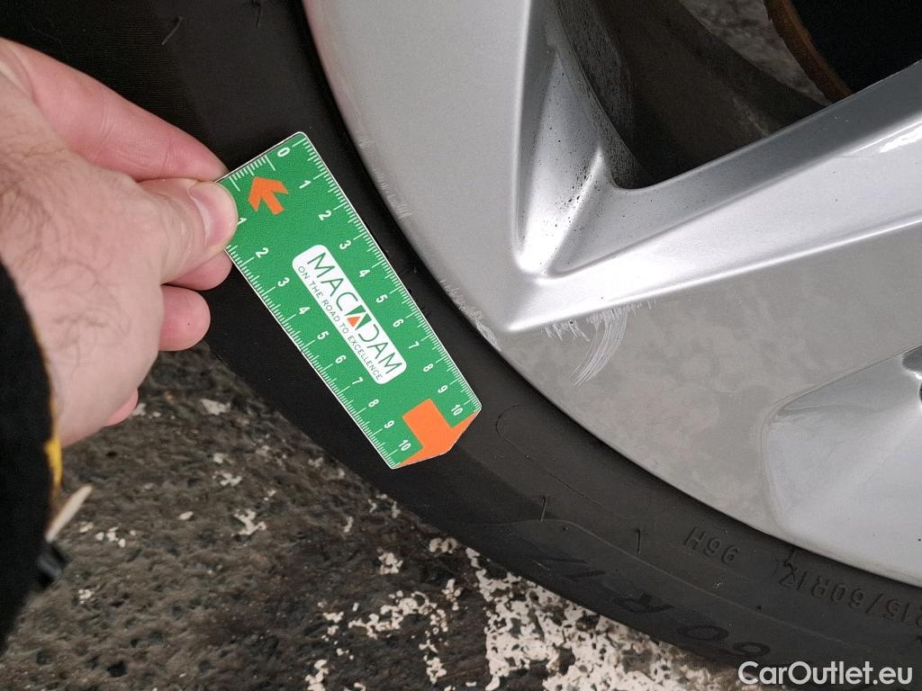  Nissan  Qashqai NISSAN  / 2017 / 5P / Crossover 1.5 DCI 115 Business Edition #25