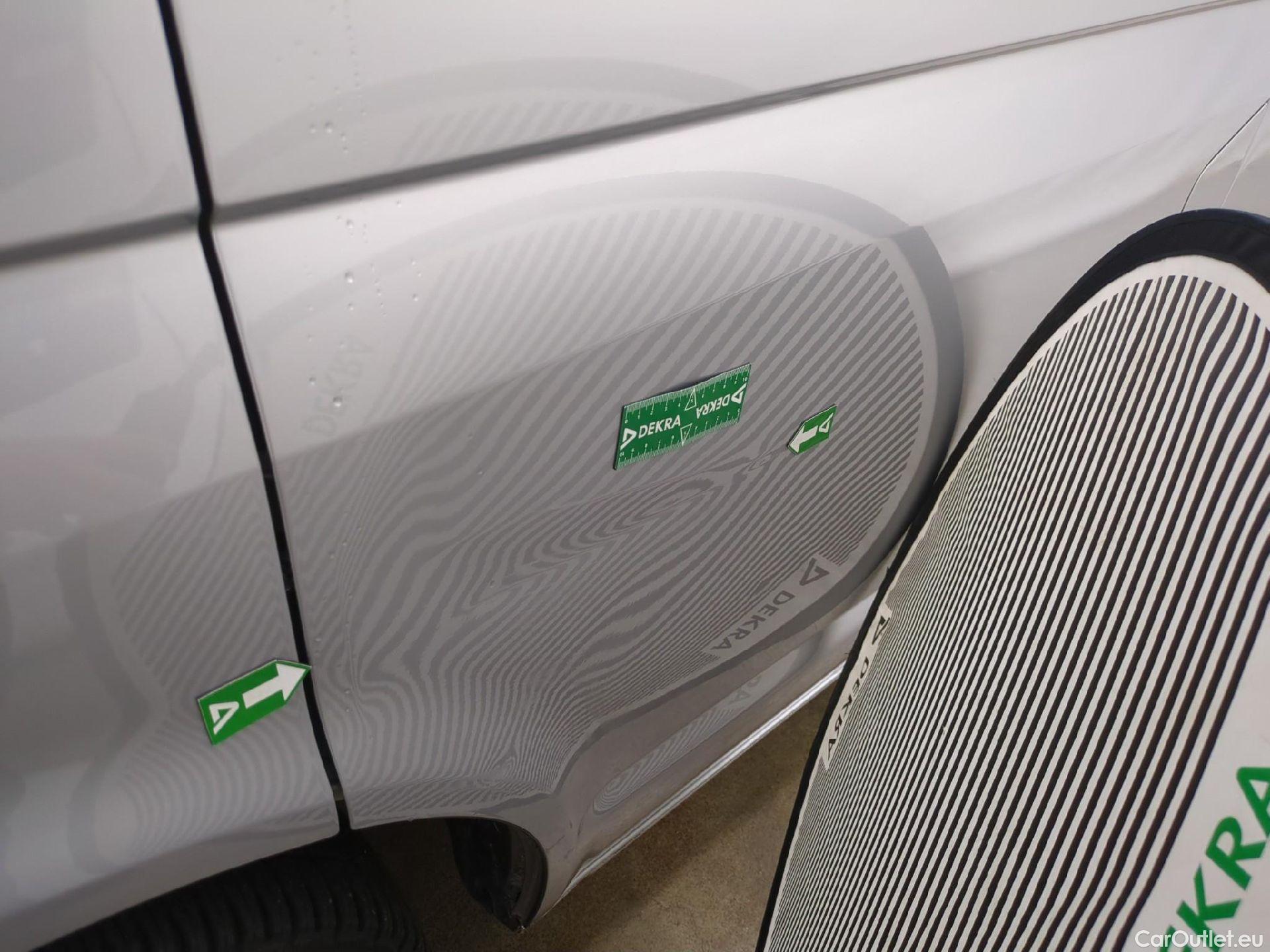  Volkswagen  Transporter VOLKSWAGEN  / 2019 / 4P / Fourgon tôlé 2.0 TDi 150 DSG7 L1H1 Business Plus #36