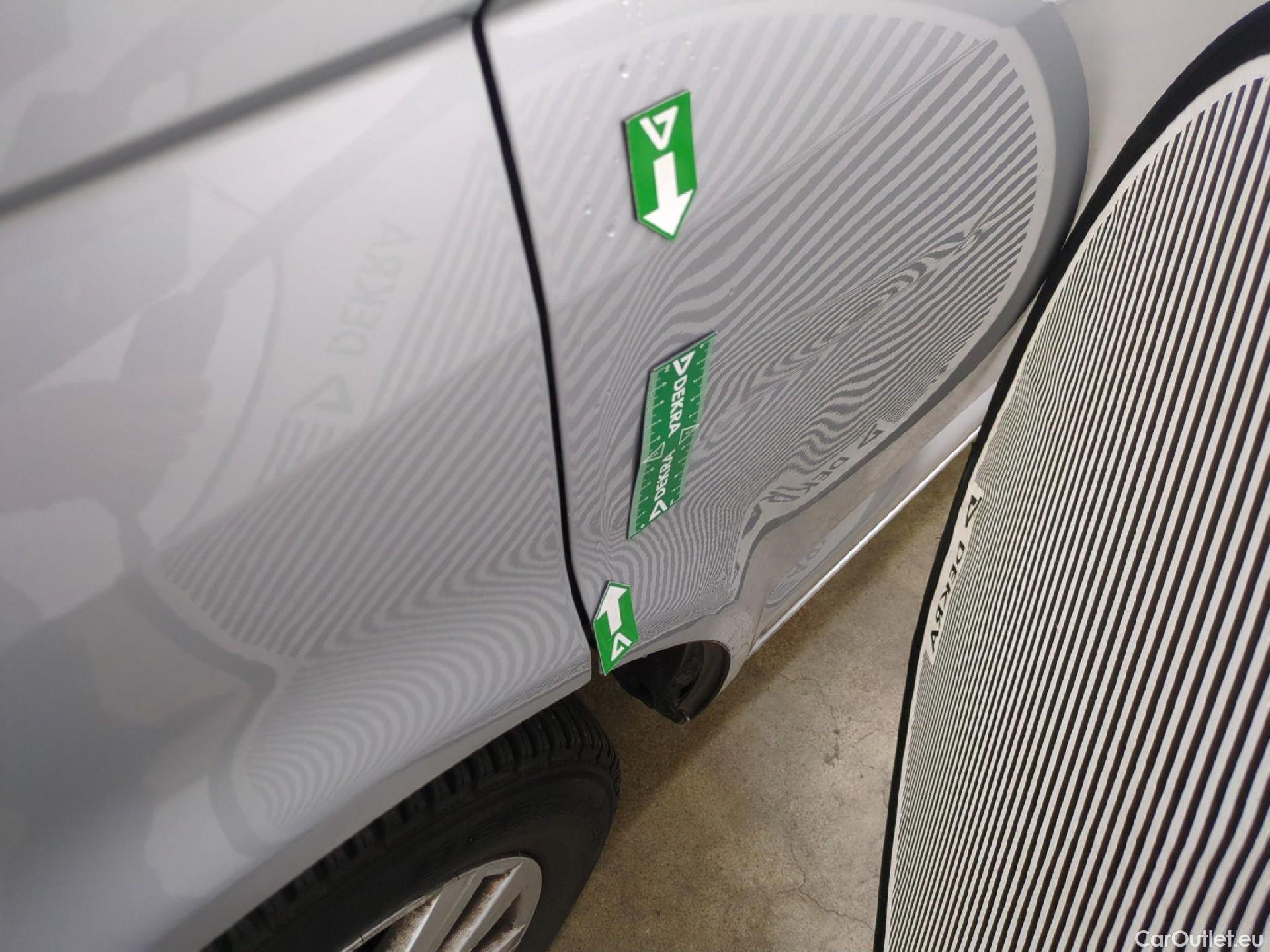  Volkswagen  Transporter VOLKSWAGEN  / 2019 / 4P / Fourgon tôlé 2.0 TDi 150 DSG7 L1H1 Business Plus #37