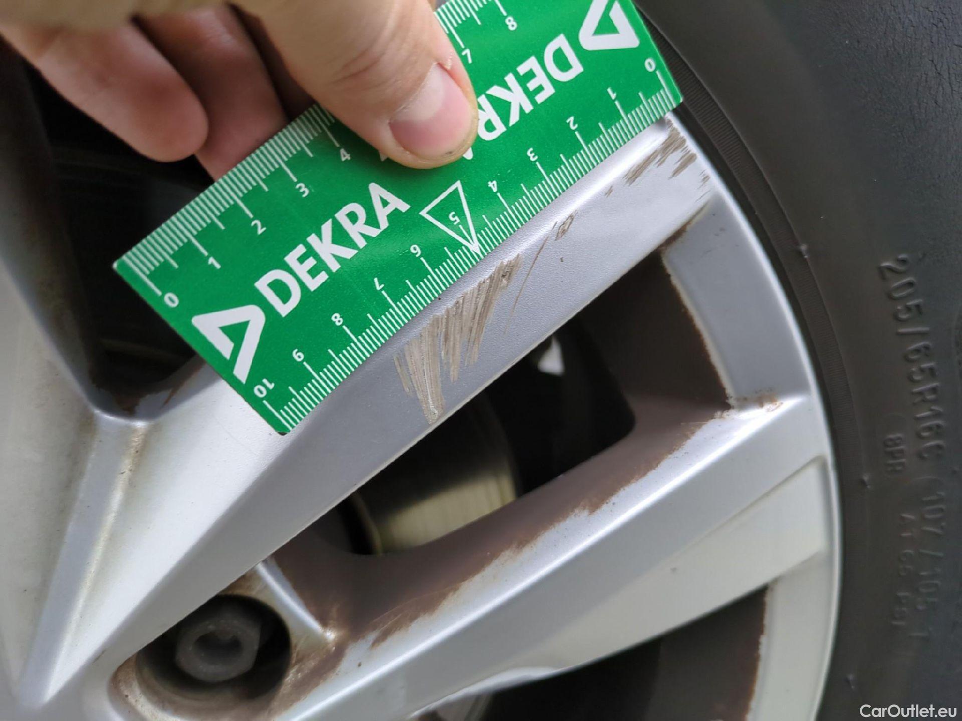  Volkswagen  Transporter VOLKSWAGEN  / 2019 / 4P / Fourgon tôlé 2.0 TDi 150 DSG7 L1H1 Business Plus #17