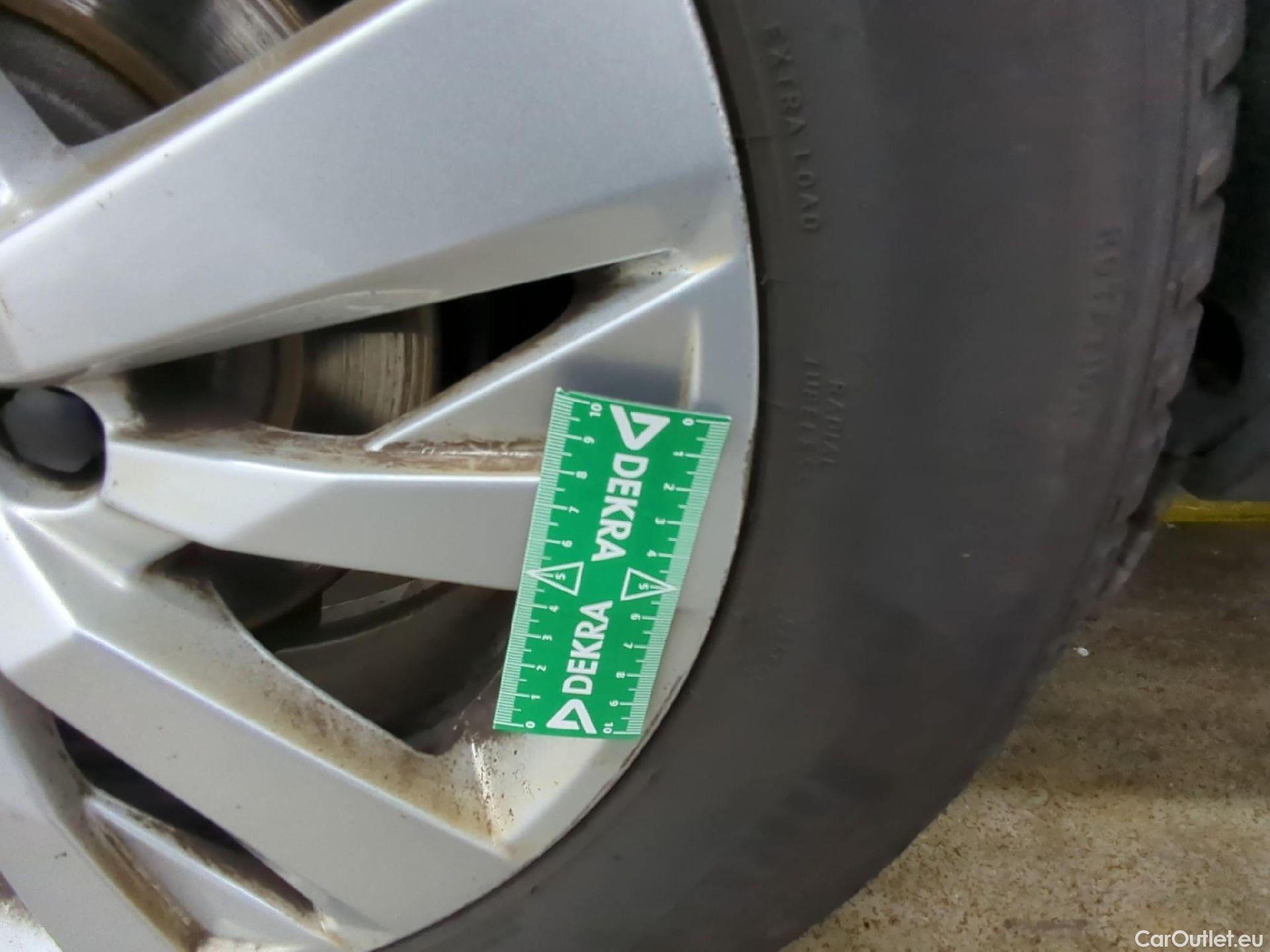  Peugeot  5008  Active Business 1.5 HDi 130CV BVA8 E6d #19