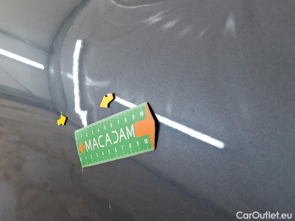  Renault  Kadjar RENAULT  / 2018 / 5P / Crossover Intens TCe 140 EDC FAP - 21 #51