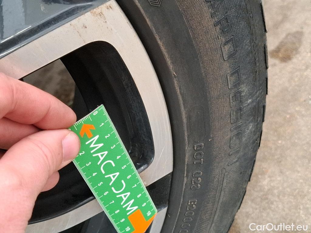  Renault  Kadjar RENAULT  / 2018 / 5P / Crossover Intens TCe 140 EDC FAP - 21 #48