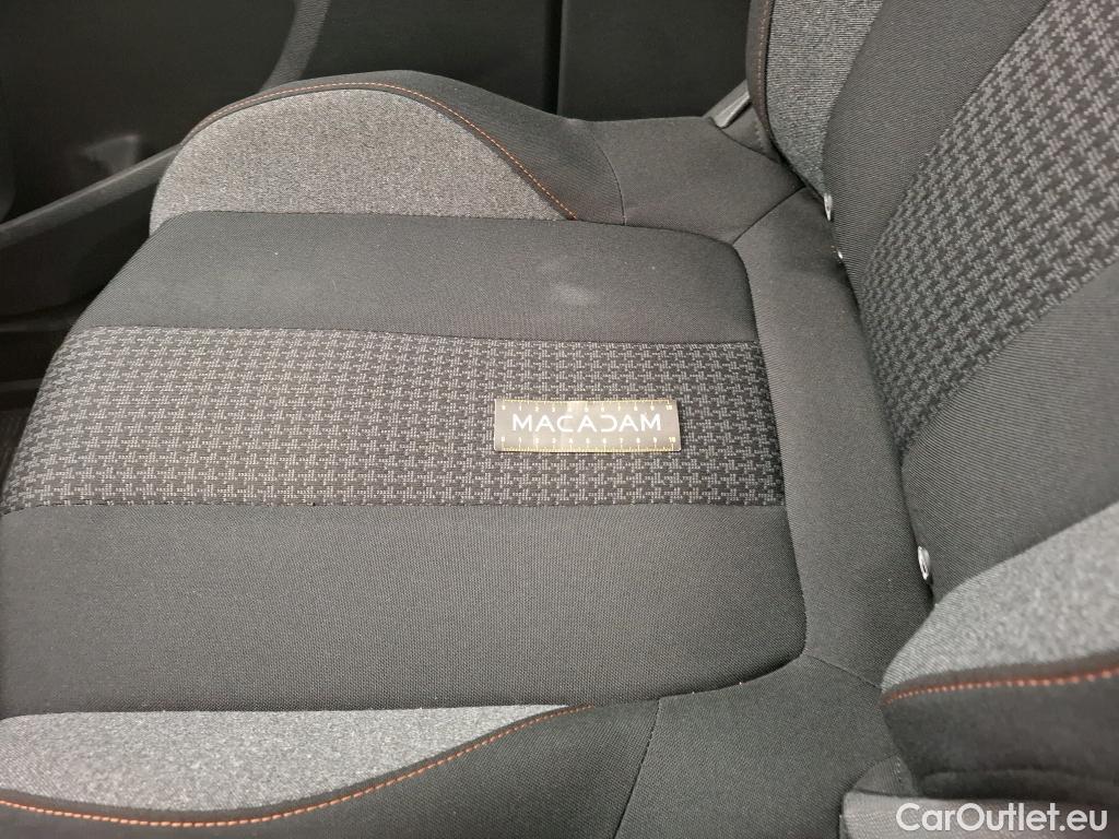  Peugeot  3008  Active Pack 1.5 HDi 130CV BVA8 E6d #3