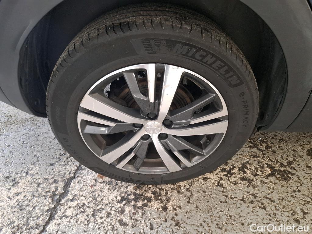  Peugeot  3008  Allure Pack 1.2 PureTech 130CV BVA8 E6d #15