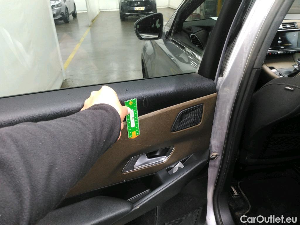  DS  DS7 DS DS 7 Crossback / 2017 / 5P / SUV BlueHDi 130 Manuel Business #1