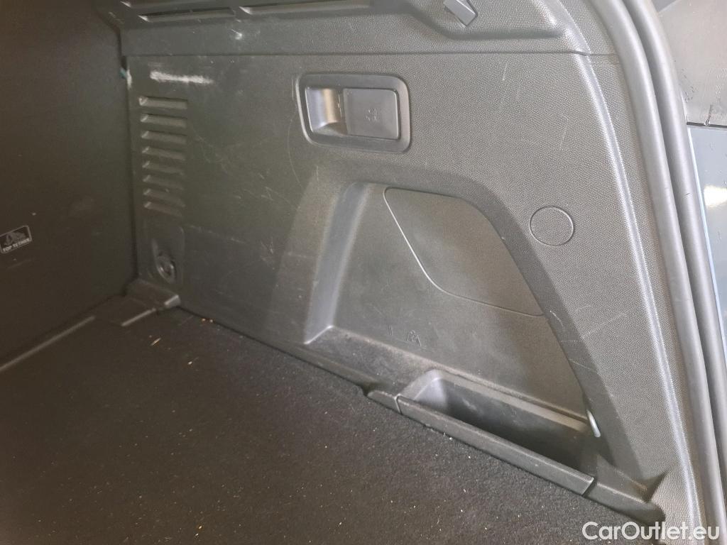  Peugeot  3008  Allure Pack 1.2 PureTech 130CV BVA8 E6d #24