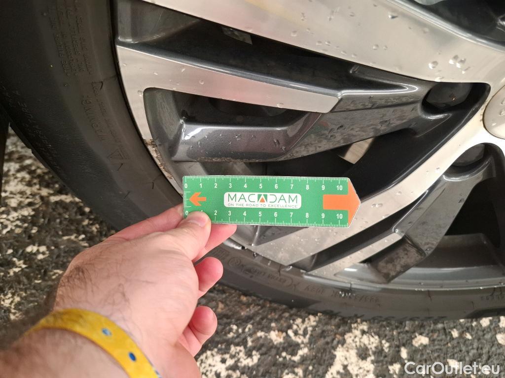  Peugeot  3008  Allure Pack 1.2 PureTech 130CV BVA8 E6d #13