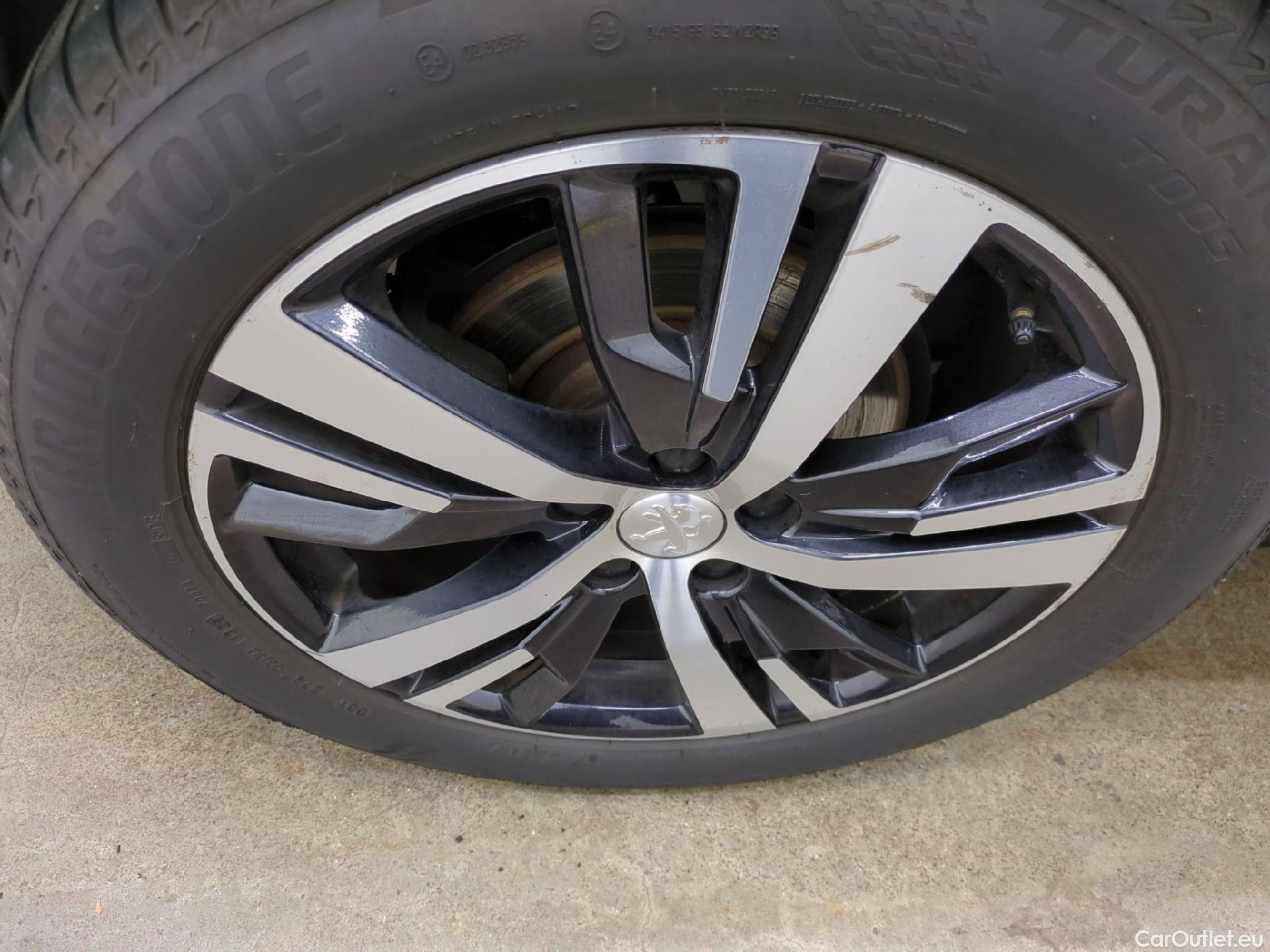  Peugeot  5008  Allure Business 1.2 PureTech 130CV BVA8 7 Sieges E6d #18