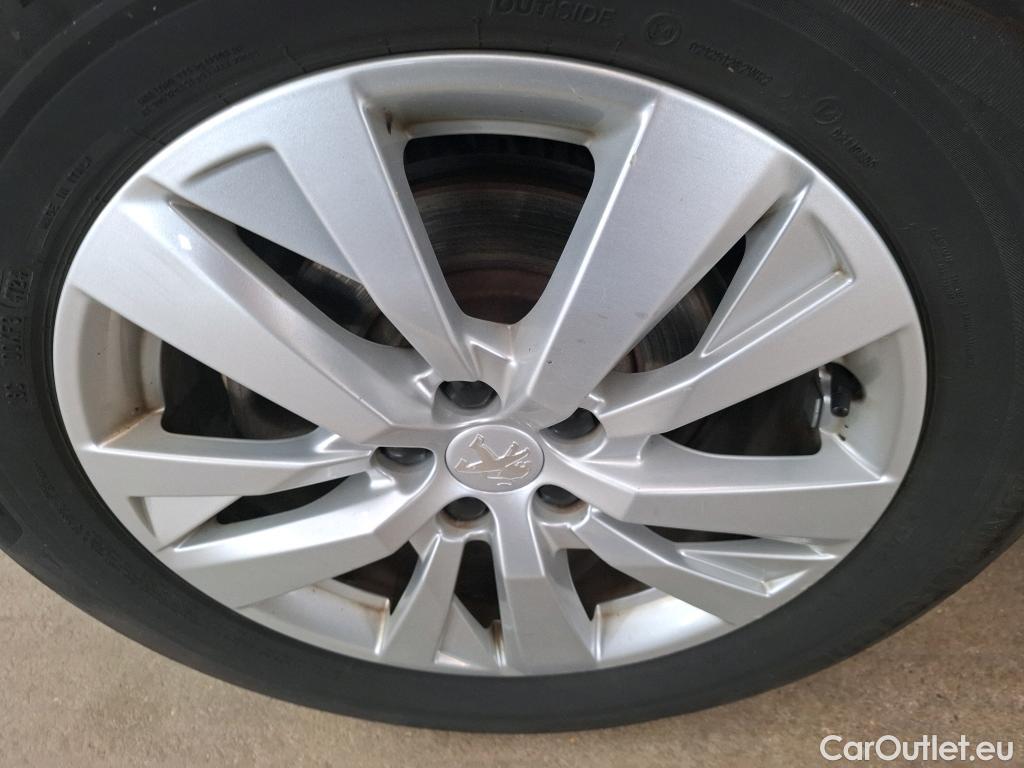  Peugeot  3008  Active Pack 1.5 HDi 130CV BVA8 E6d #10