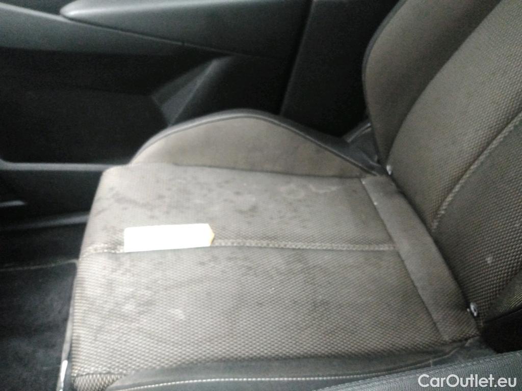  DS  DS7 DS DS 7 Crossback / 2017 / 5P / SUV BlueHDi 130 Manuel Business #75